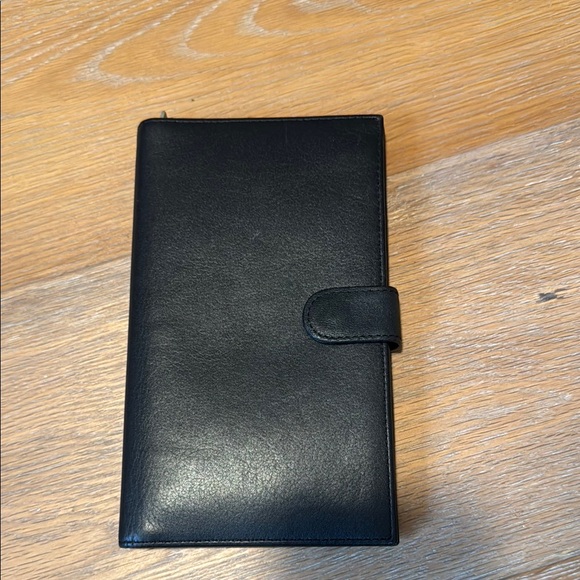Brookstone Black Leather International Travel Wallet - Picture 1 of 8